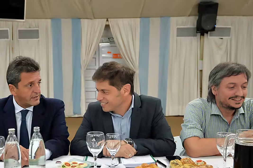 Se reunieron Axel Kicillof, Máximo Kirchner y Sergio Massa con gobernadores del PJ para ordenar la interna y defender las PASO