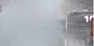 Un colectivo de la empresa El Nene línea 104 tuvo un principio de incendio frente a la UNCA